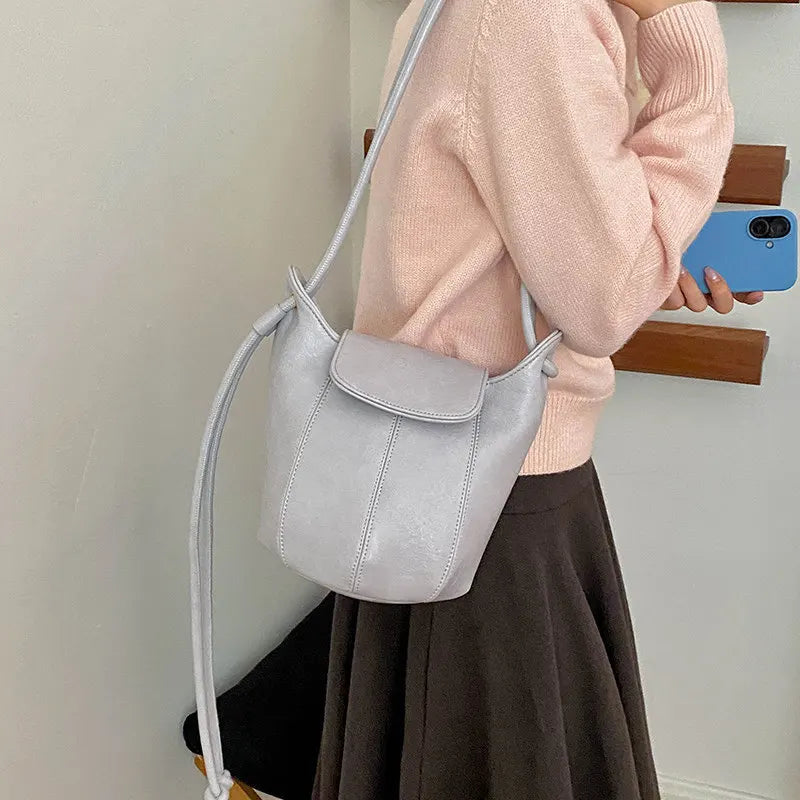 Nixie Retro Patent Leather Bucket Bag | Women's Crossbody