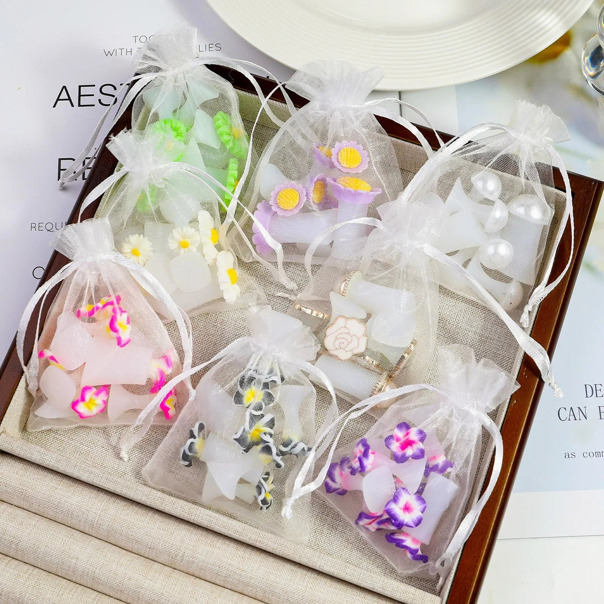 8PCS Daisy Rhinestone Silicone Toe Separators – Pedicure Tool