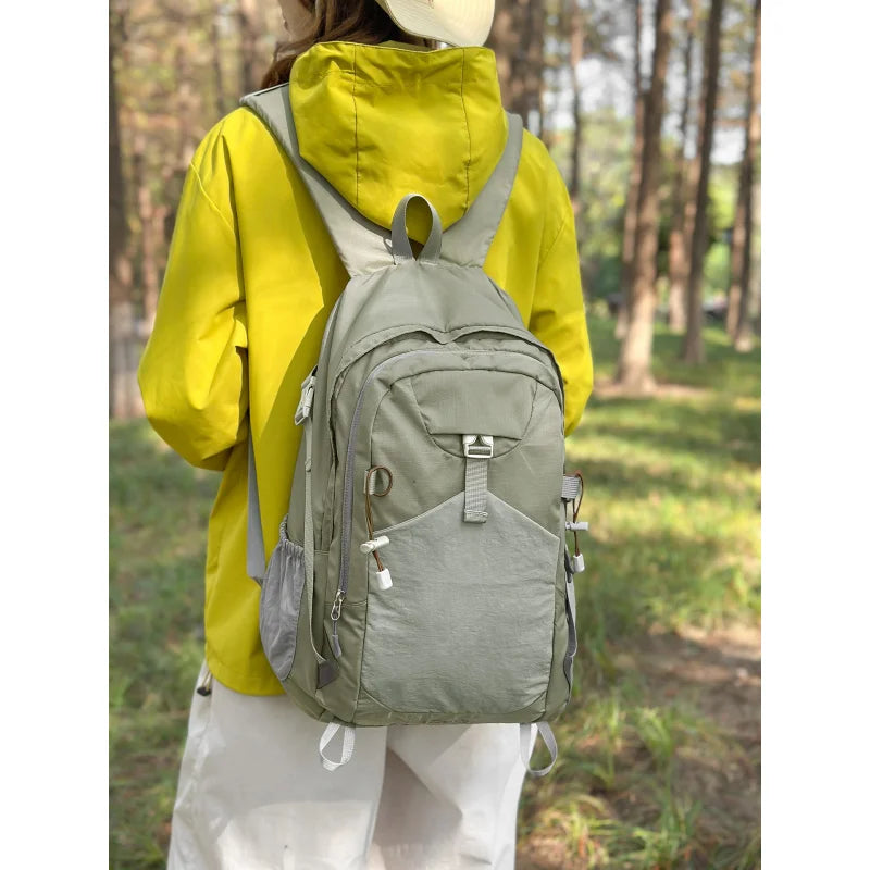 Lightweight Large-Capacity Backpack – Hiking, Camping & Travel