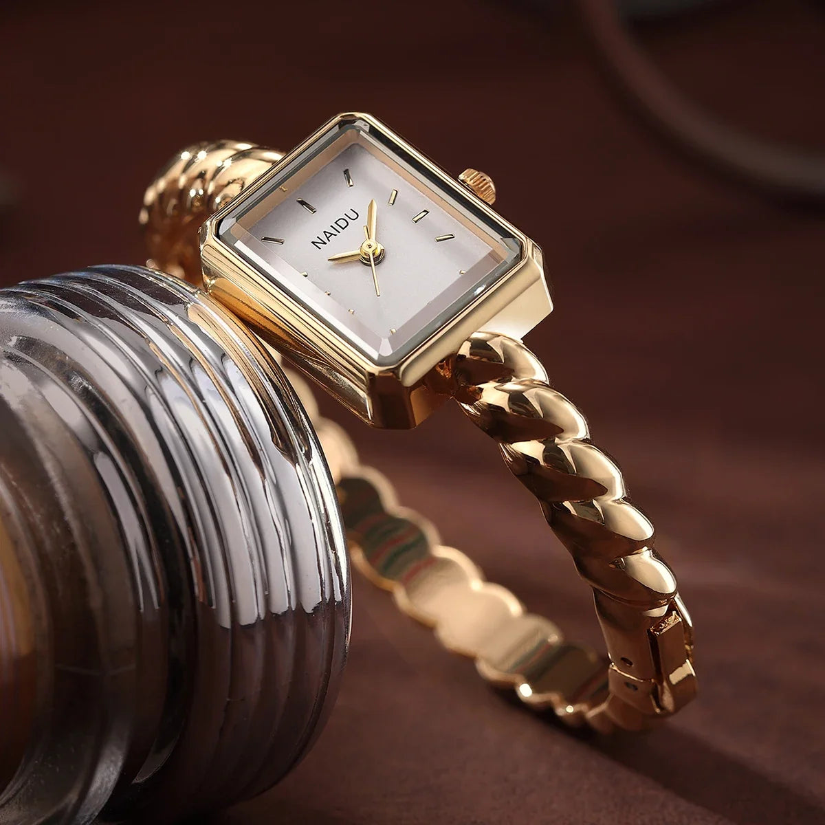 Women's Gold Square Dial Quartz Bracelet Watch – Retro Style