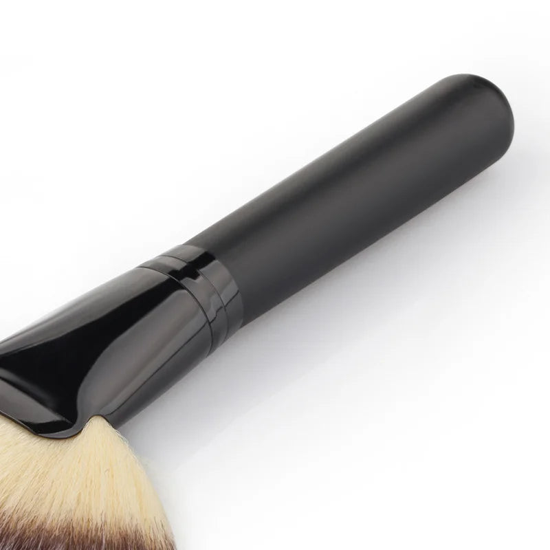 Fan Shape Makeup Brush – Wood Handle & Soft Synthetic Hair
