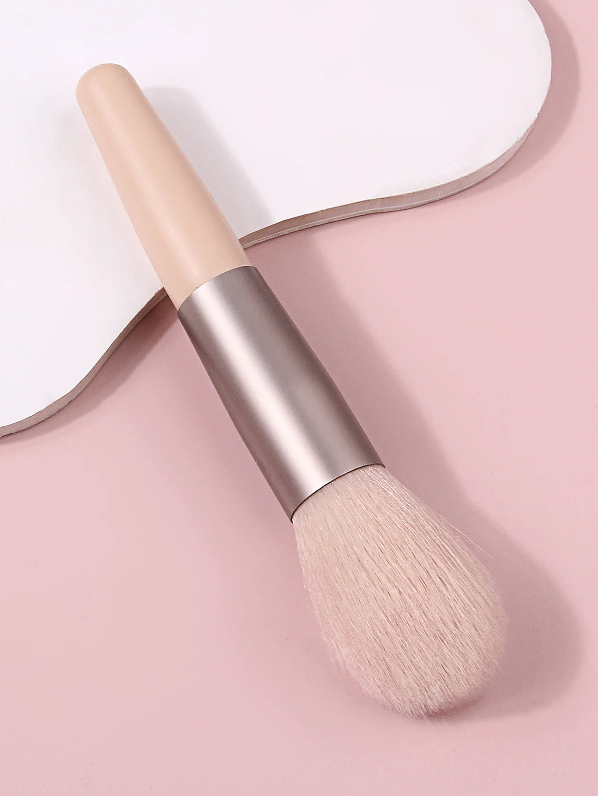 Professional Contour Blush & Highlight Makeup Brush | Nixie