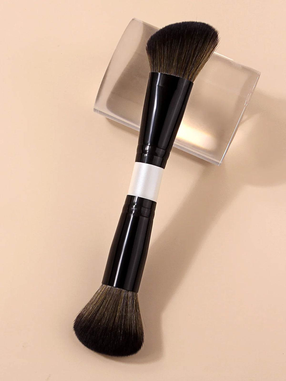 Nixie Double-Headed Makeup Brush – Contour Blush Powder