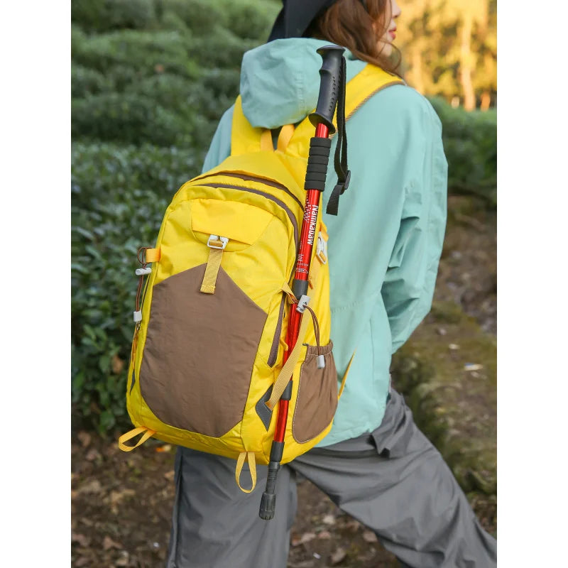 Lightweight Large-Capacity Backpack – Hiking, Camping & Travel