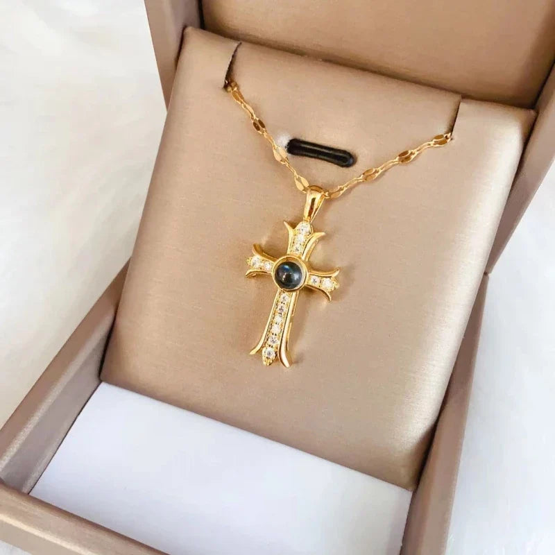 Women's Projection Pendant Necklace – "I Love You" Clavicle Chain