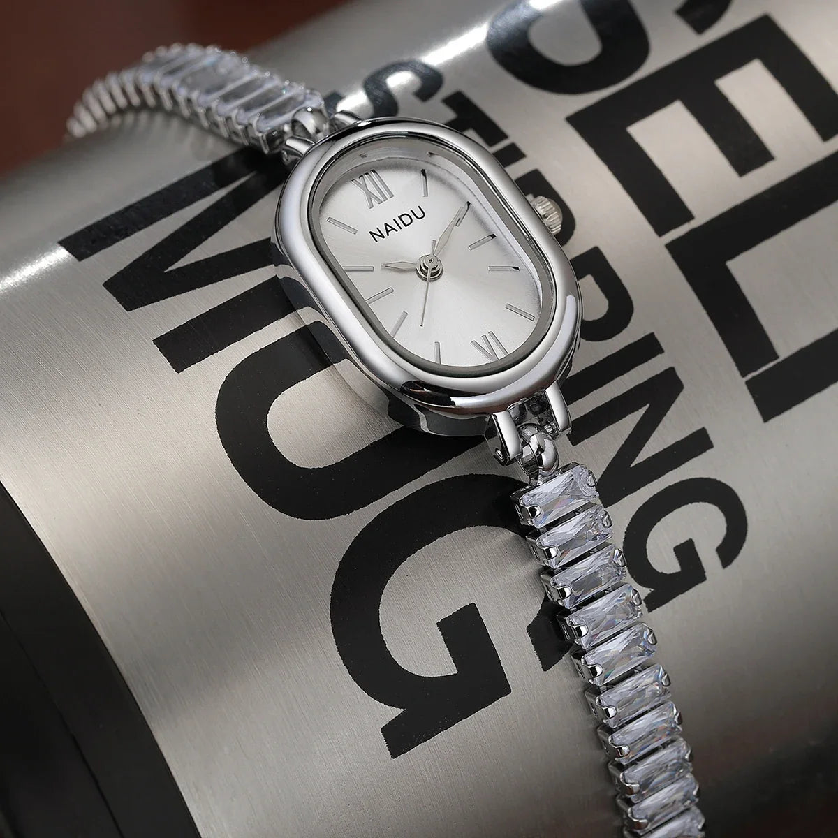 Women's Artistic Quartz Watch – Minimalist Numberless Dial