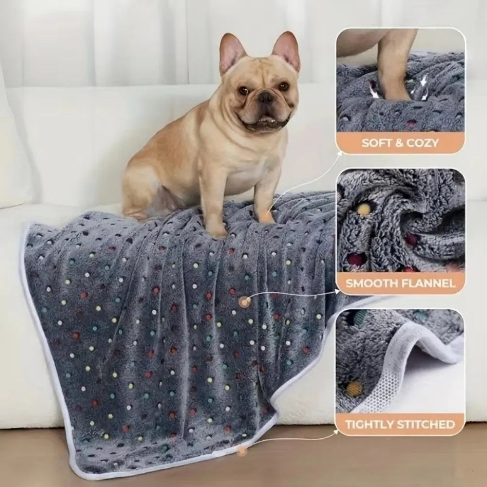 Ultra-Soft Dot Pattern Pet Blanket – Washable Cozy Fleece