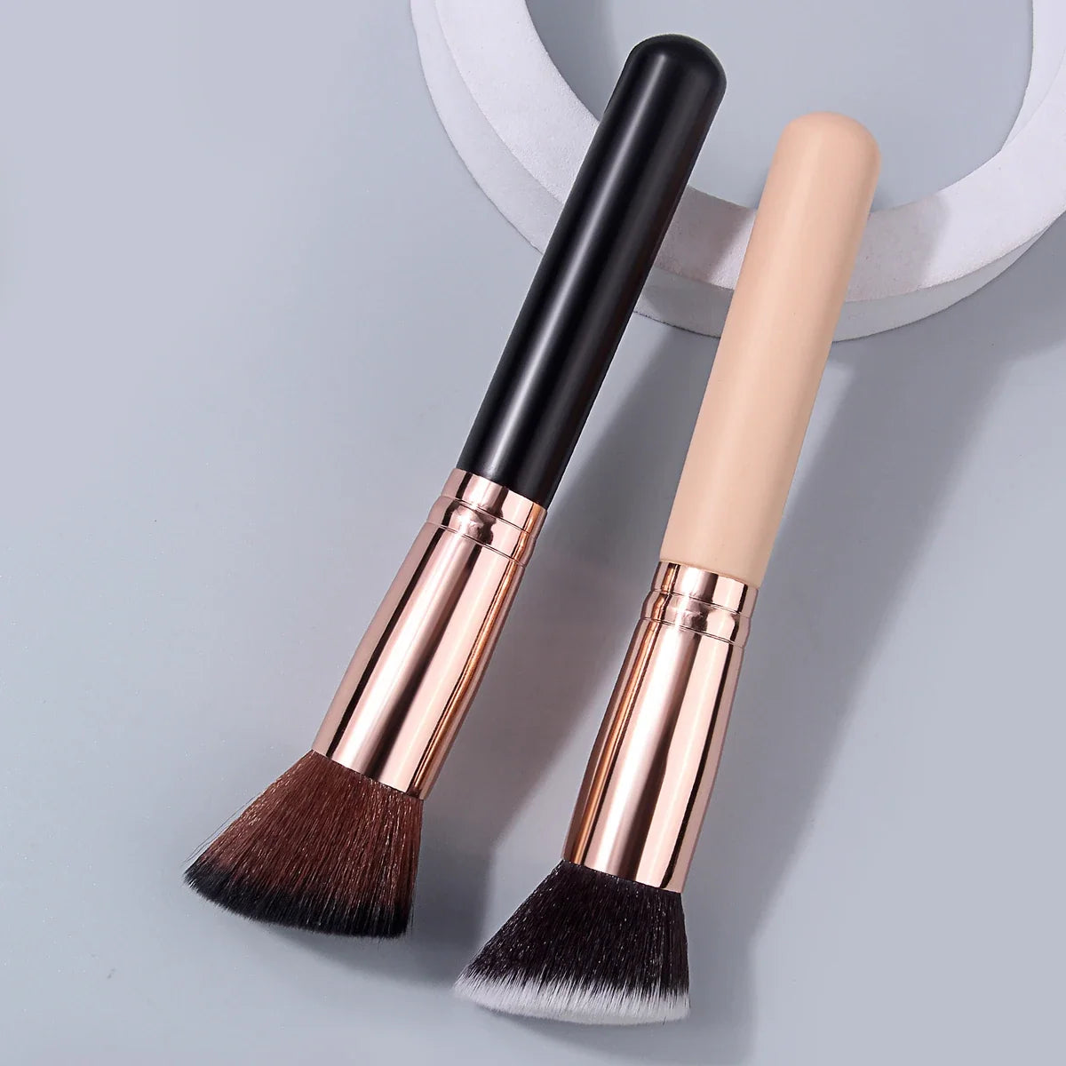 Angled Contour Brush – Soft Bronzer & Blush Makeup Tool
