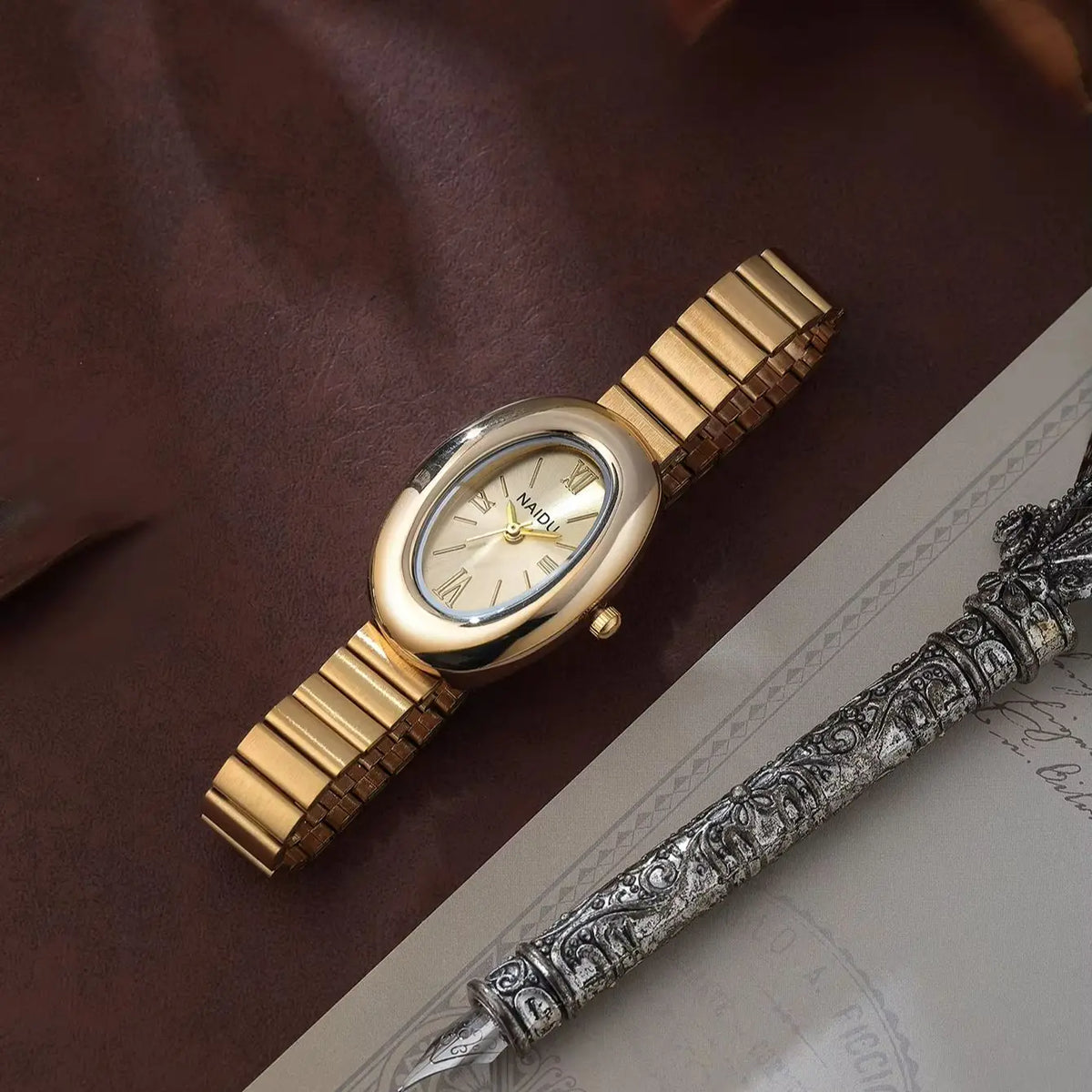 Naidu Oval Quartz Watch – Light Luxury Roman Numeral Style