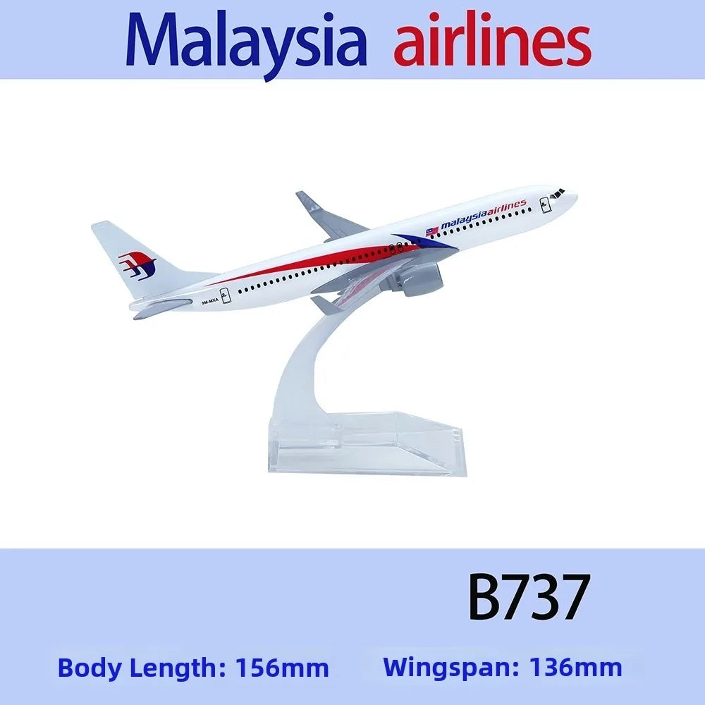 GOL Airlines Boeing B737 Diecast Model Plane 1/246 Scale 15.6cm