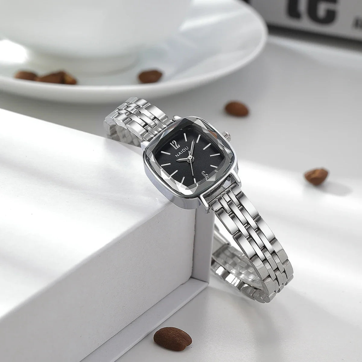Women's Stainless Steel Quartz Watch – Minimalist & Chic