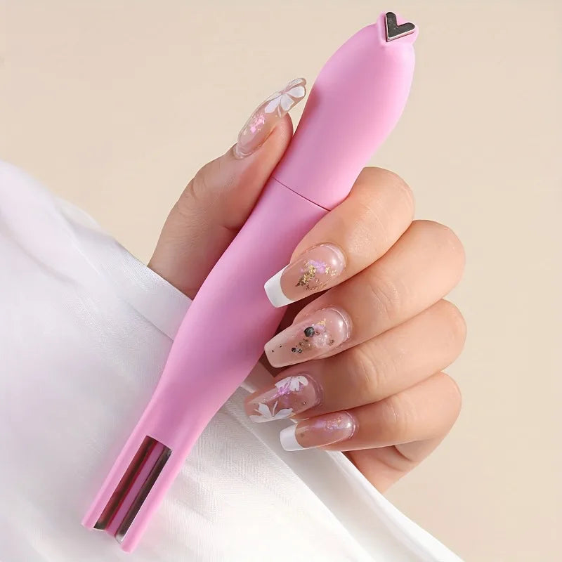 Heart-Shaped Cat Eye Magnetic Nail Art Tool | DIY Manicure