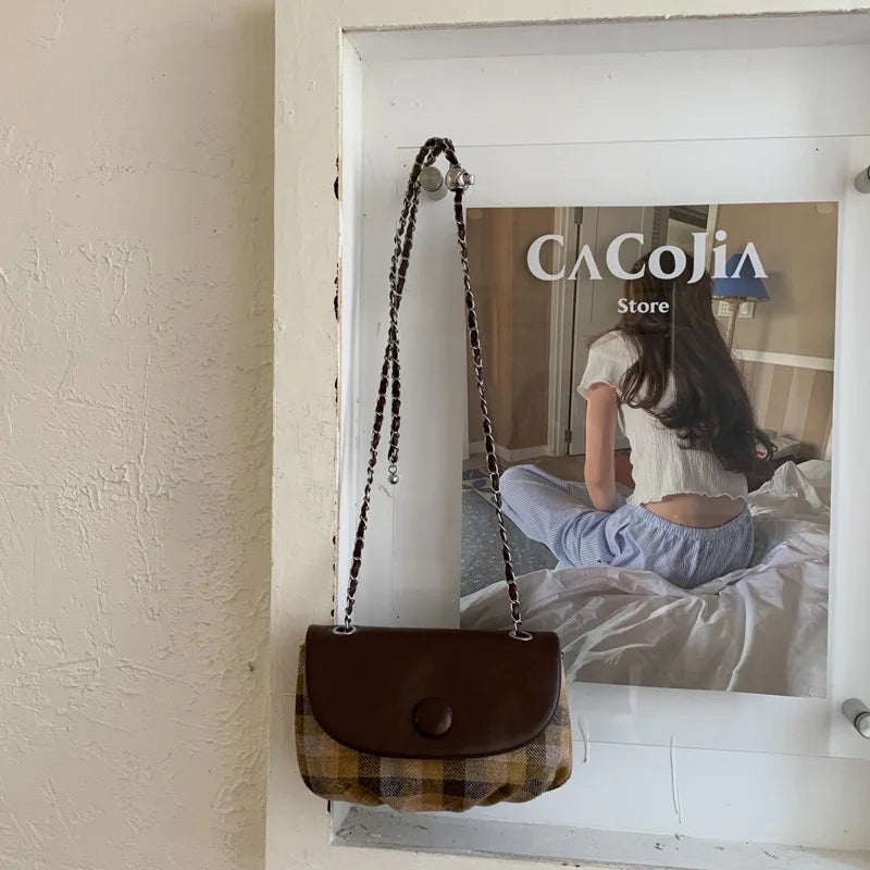 Luxury Chain Saddle Crossbody Bag for Women | Nixie