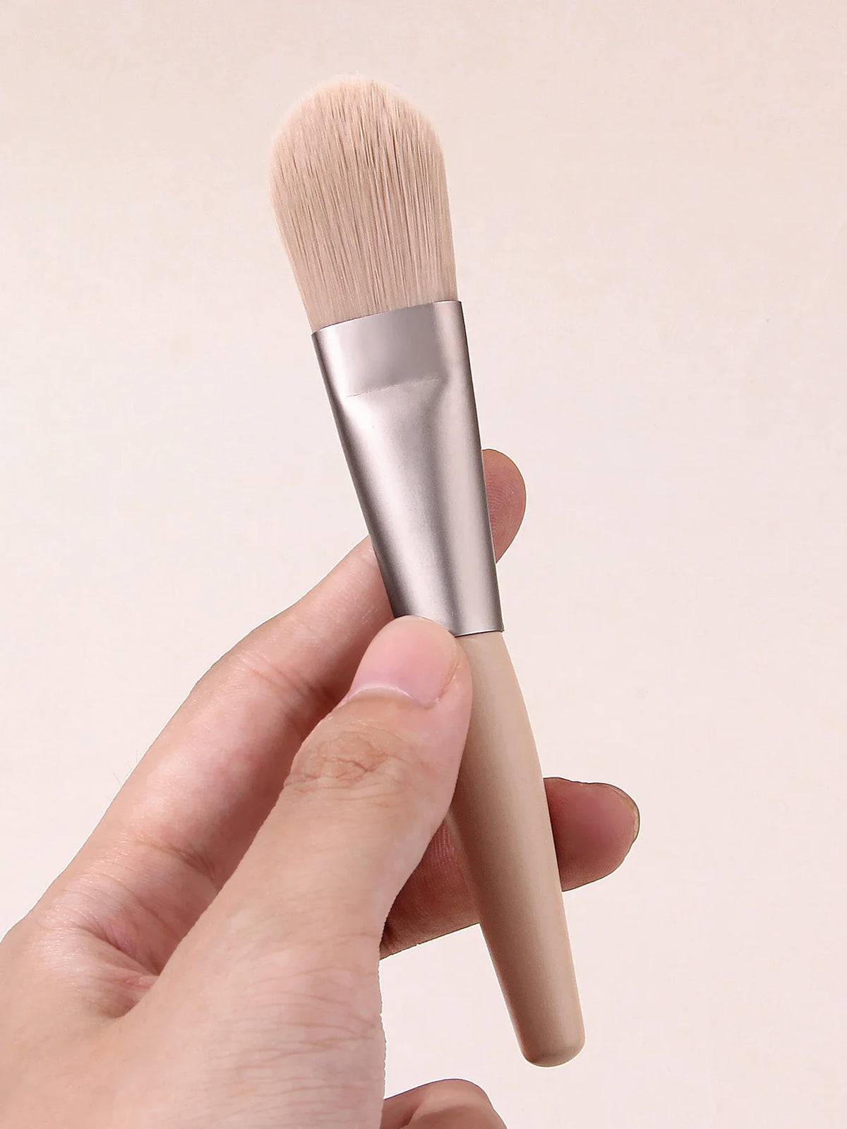 Nixie Premium Foundation Concealer Contour Brush – Wool Fiber