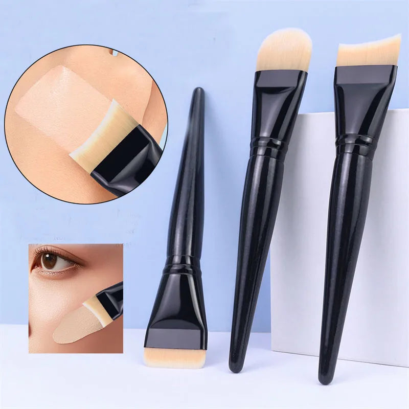 Large Flat Foundation Brush – Soft Synthetic Fiber, 3 Shapes