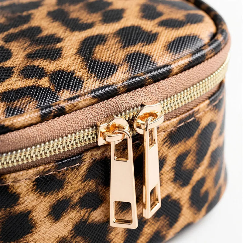 LED Makeup Bag with Mirror & Light – Rechargeable Cosmetic Organizer