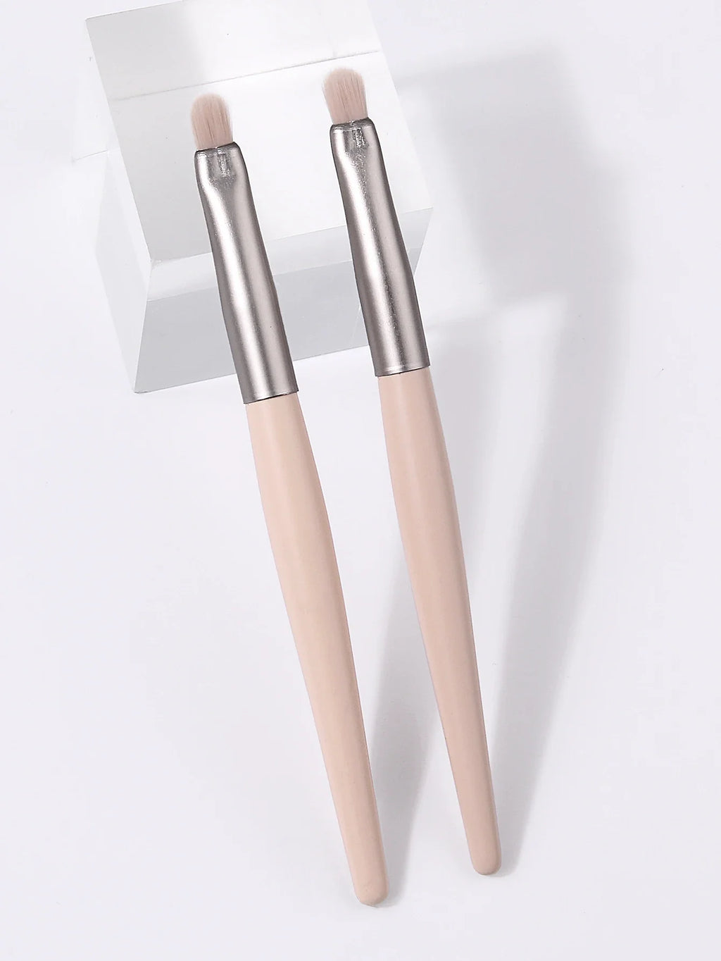 Nixie 2-Piece Soft Makeup Brush Set – Foundation & Eyeshadow