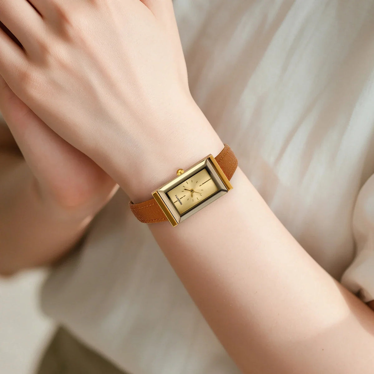Women's French Retro Gold Quartz Watch – Leather Strap