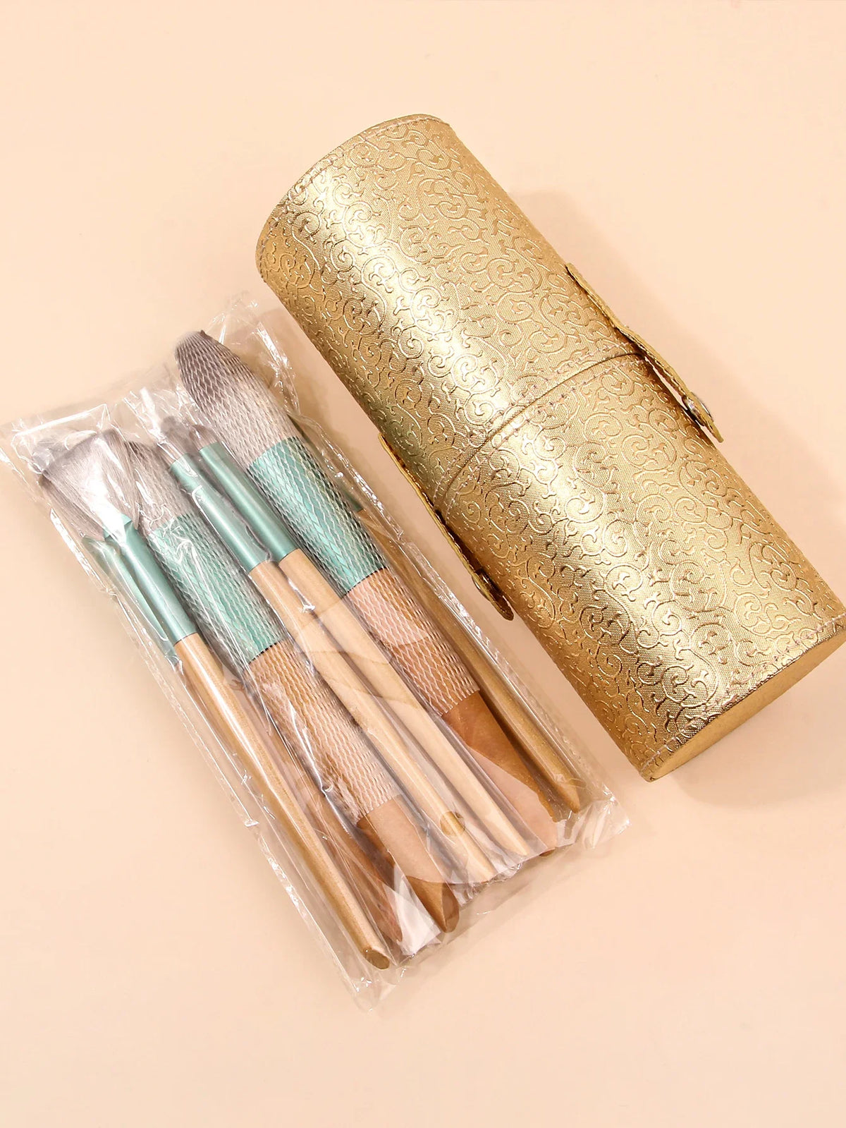 10-Piece Wooden Makeup Brush Set with Storage Bucket
