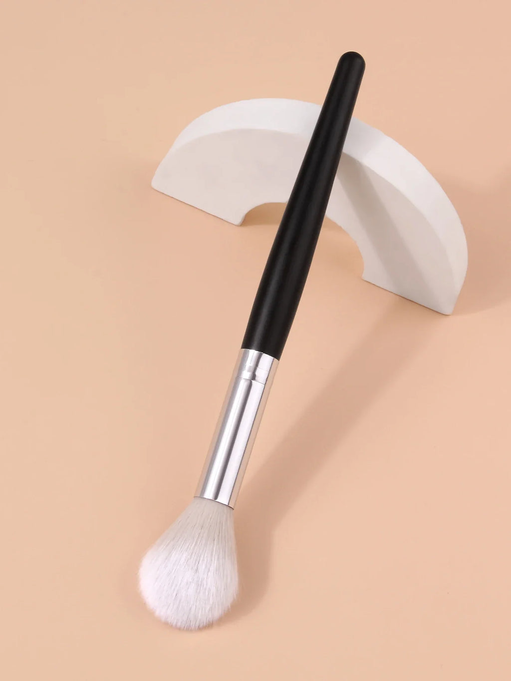 Fluffy Soft Blush Brush – Smooth Powder Makeup Tool