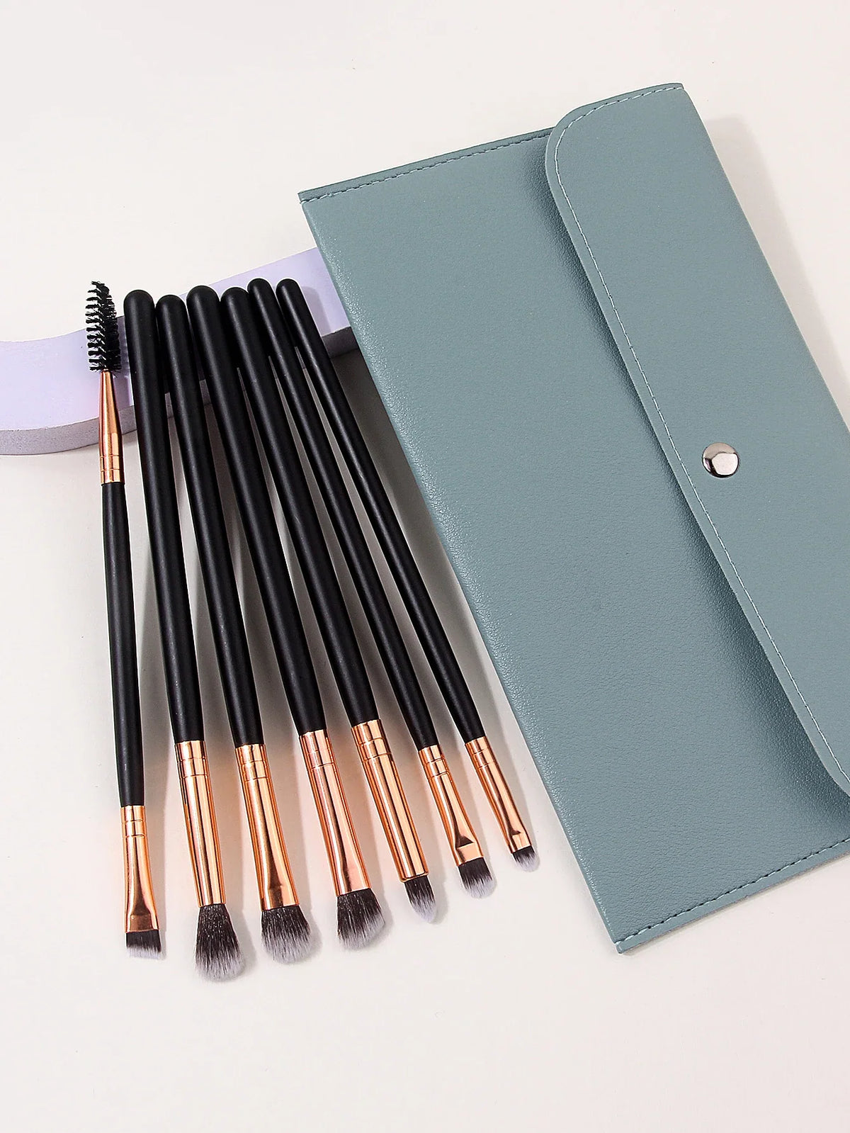 8-Piece Eye Makeup Brush Set with Pouch – Travel-Ready Kit
