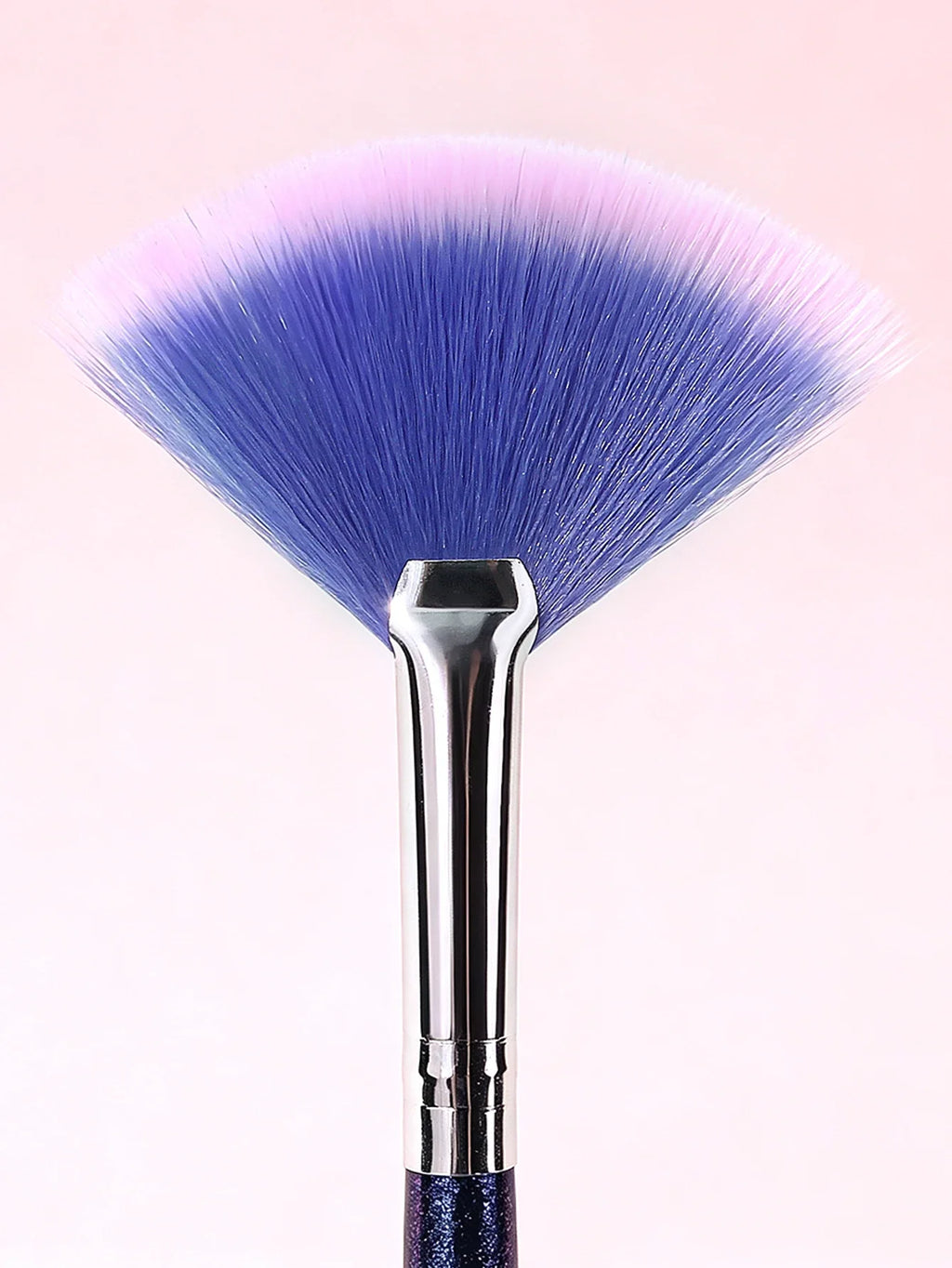 2Pcs Fan Shaped Highlighter & Triangle Blush Makeup Brush Set