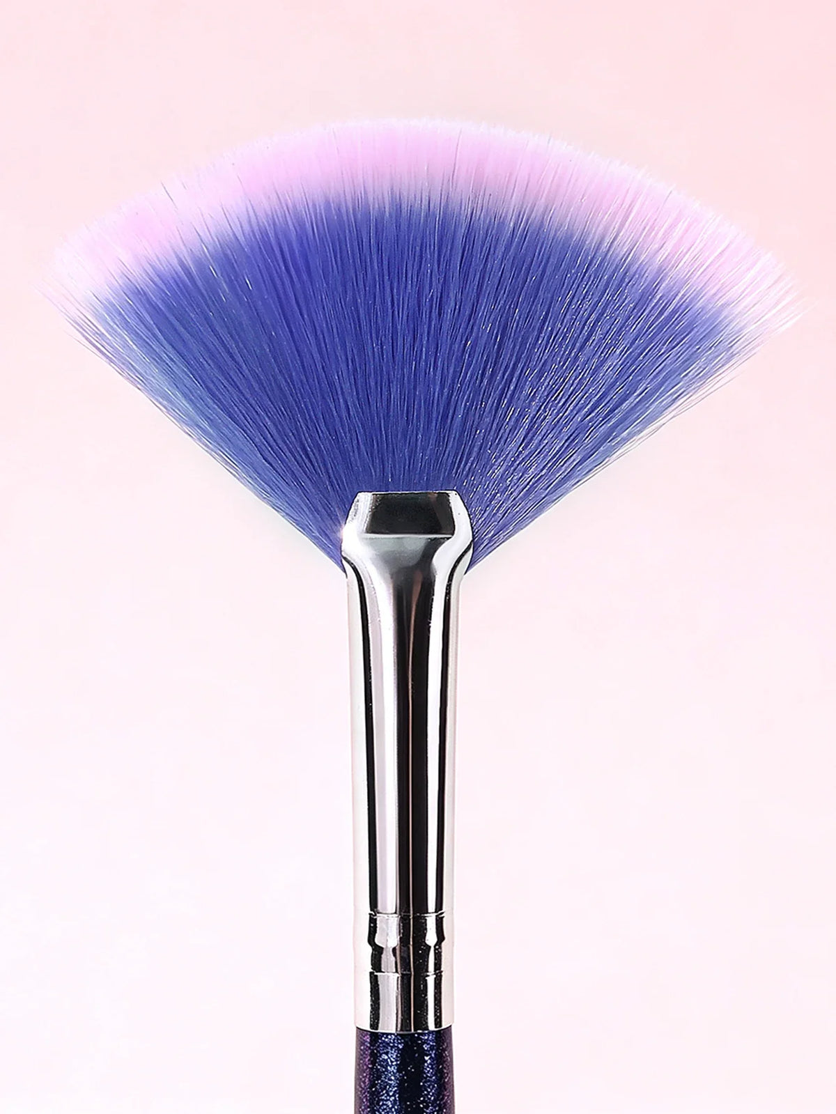 2Pcs Fan Shaped Highlighter & Triangle Blush Makeup Brush Set