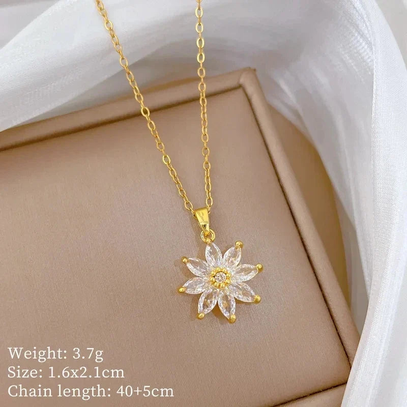 Women's Minimalist Flower Pendant Choker Necklace – Gold