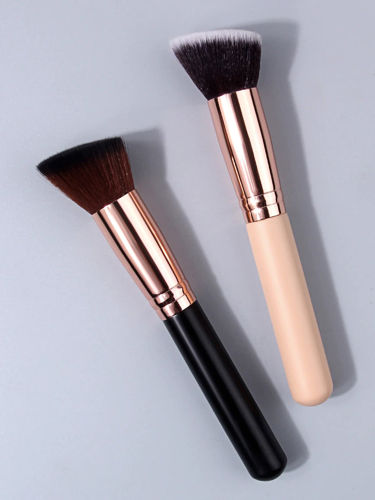Angled Contour Brush – Soft Bronzer & Blush Makeup Tool