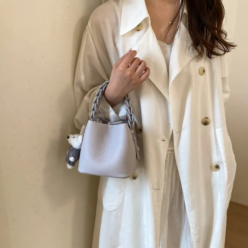 Woven Bucket Crossbody Shoulder Bag – Chic Commuter Handbag