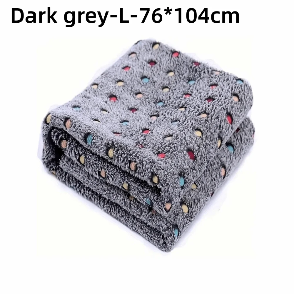 Ultra-Soft Dot Pattern Pet Blanket – Washable Cozy Fleece