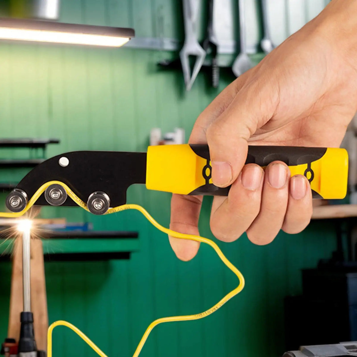 Portable Manual Wire Straightener for Copper & Aluminum Wires