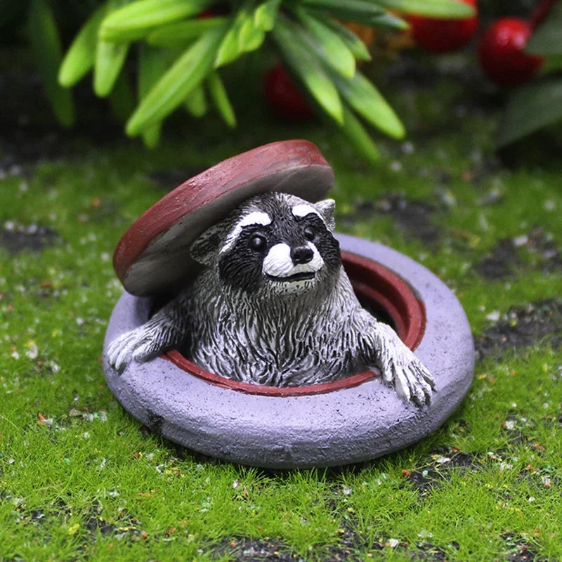 Raccoon Manhole Cover Garden Ornament – Resin Microlandscape Decor
