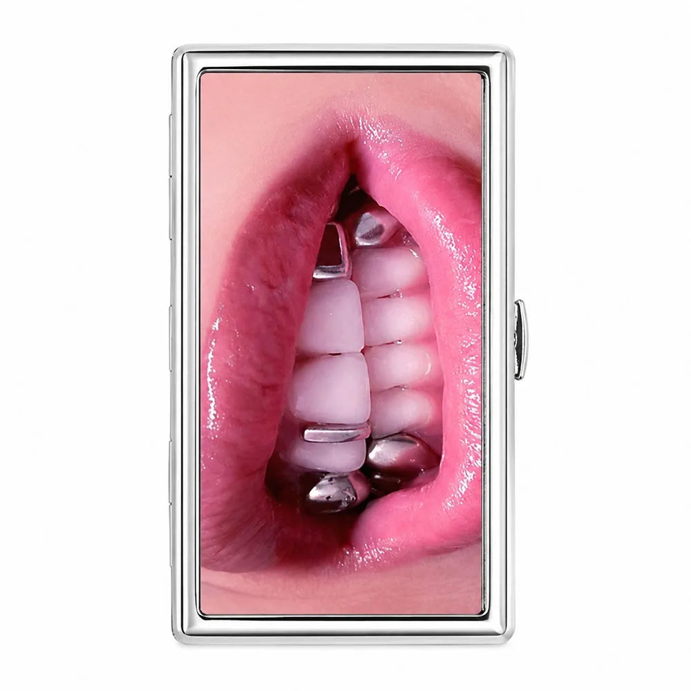 Vintage Metal Card Case – Snap-Close ID & Credit Card Holder